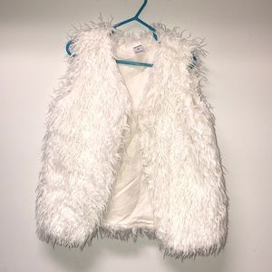 🦄PRICE DROP🦄CARTER’S SHAGGY VEST
